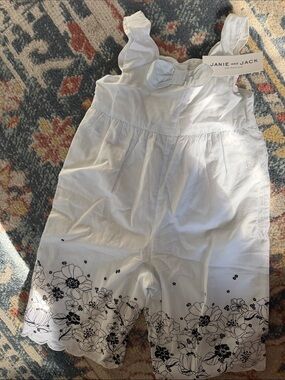 New Janie and Jack Beautiful Girls Black and White Floral Embroidered Romper